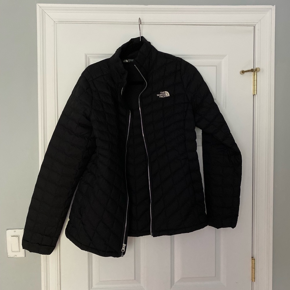 Women’s north face down winter jacket